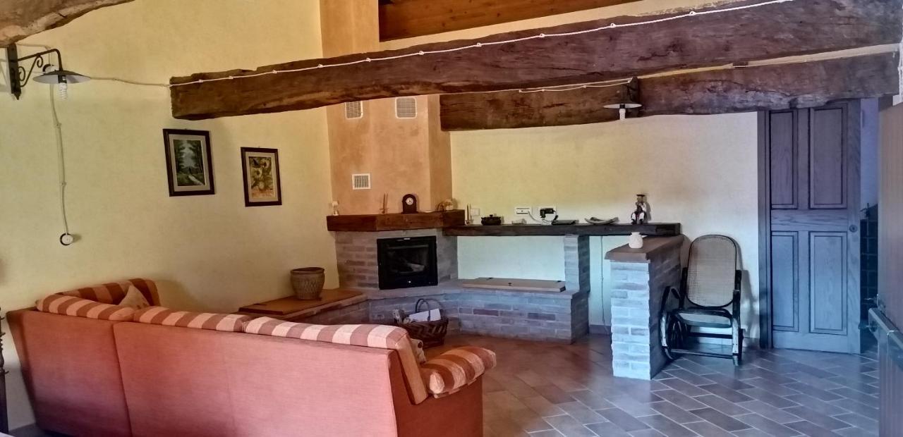 Fattoria Branciana Bed & Breakfast Rossena Bagian luar foto
