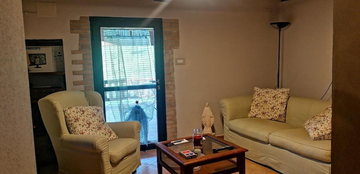 Fattoria Branciana Bed & Breakfast Rossena Bagian luar foto