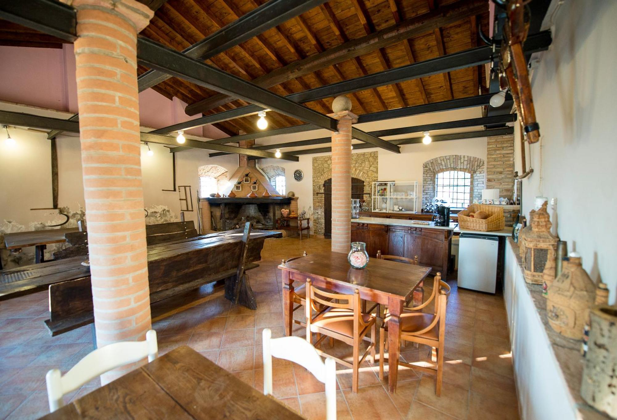 Fattoria Branciana Bed & Breakfast Rossena Bagian luar foto